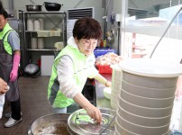 현충원 참배객에 따뜻한 한 끼 나눔 봉사활동 나서