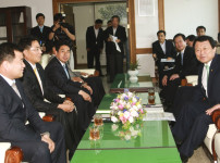 염홍철 대전시장 유성구의회 방문 