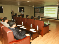 유성천 건설 현장을 방문한 유성구의원들