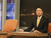 mbc 생방송 시사분석에 출연한 윤종일 의장 