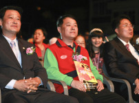 진잠동 축제에 참석한 유성구의회 의원